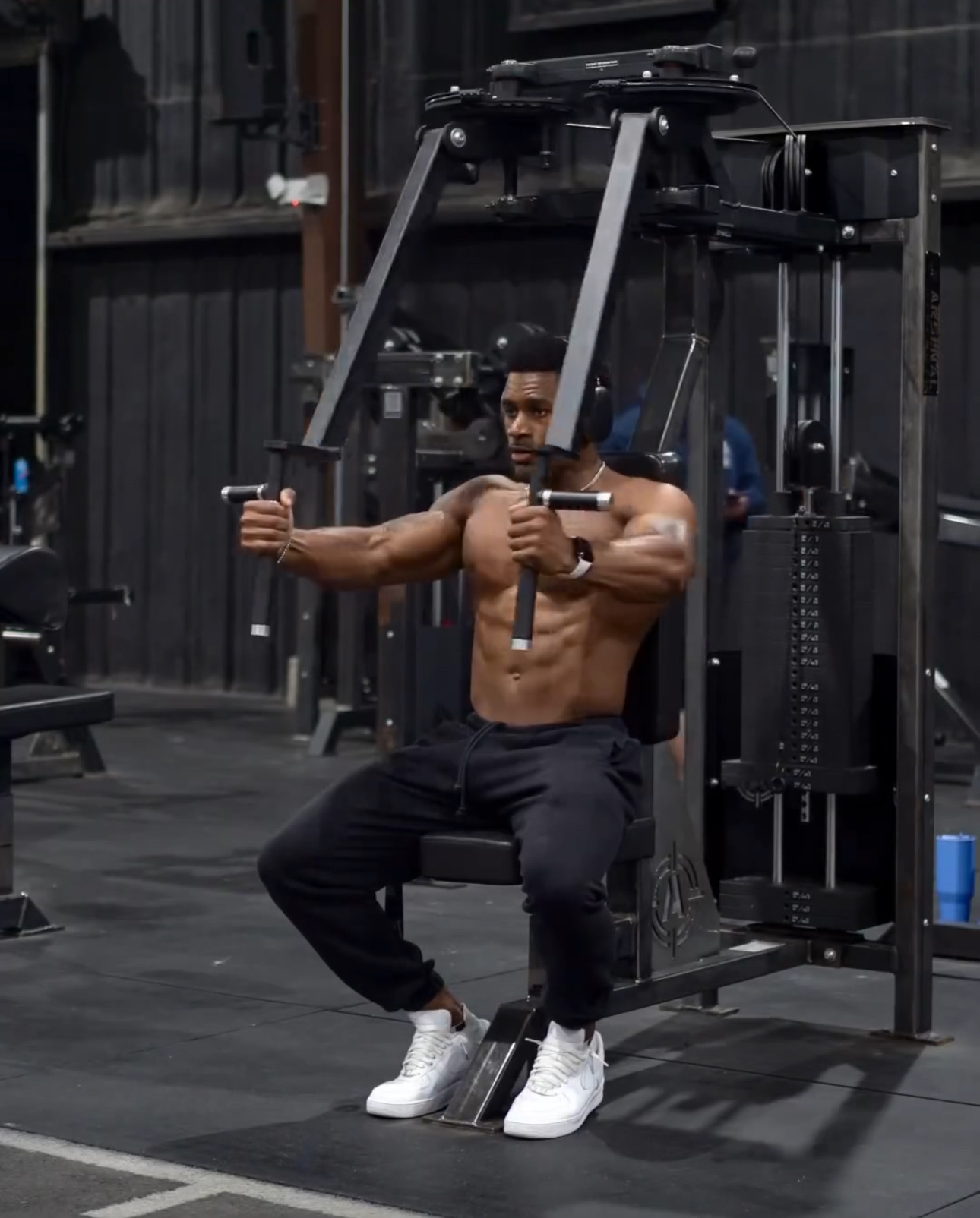 Pec Deck Machine